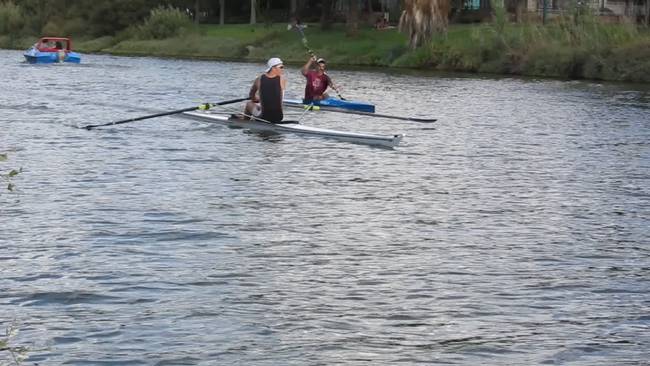 Park HaYarkon with the rowers, Tel Aviv
